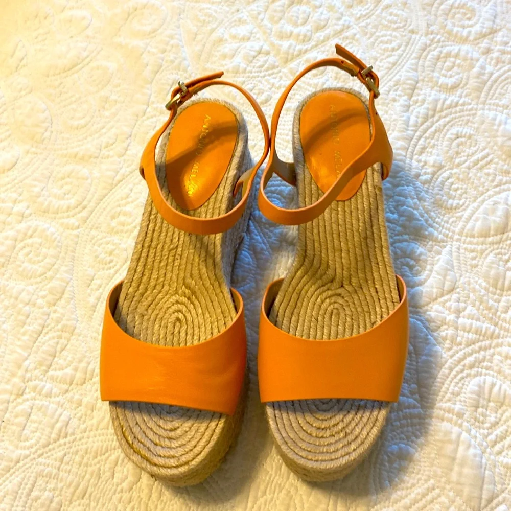 Brand new Antonio Melani light orange‎ leather platform shoe with buckle